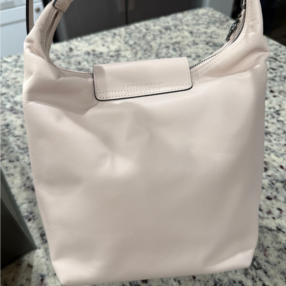Longchamp Medium Shoulder Hobo Bag in Nude - Picture 4 of 8